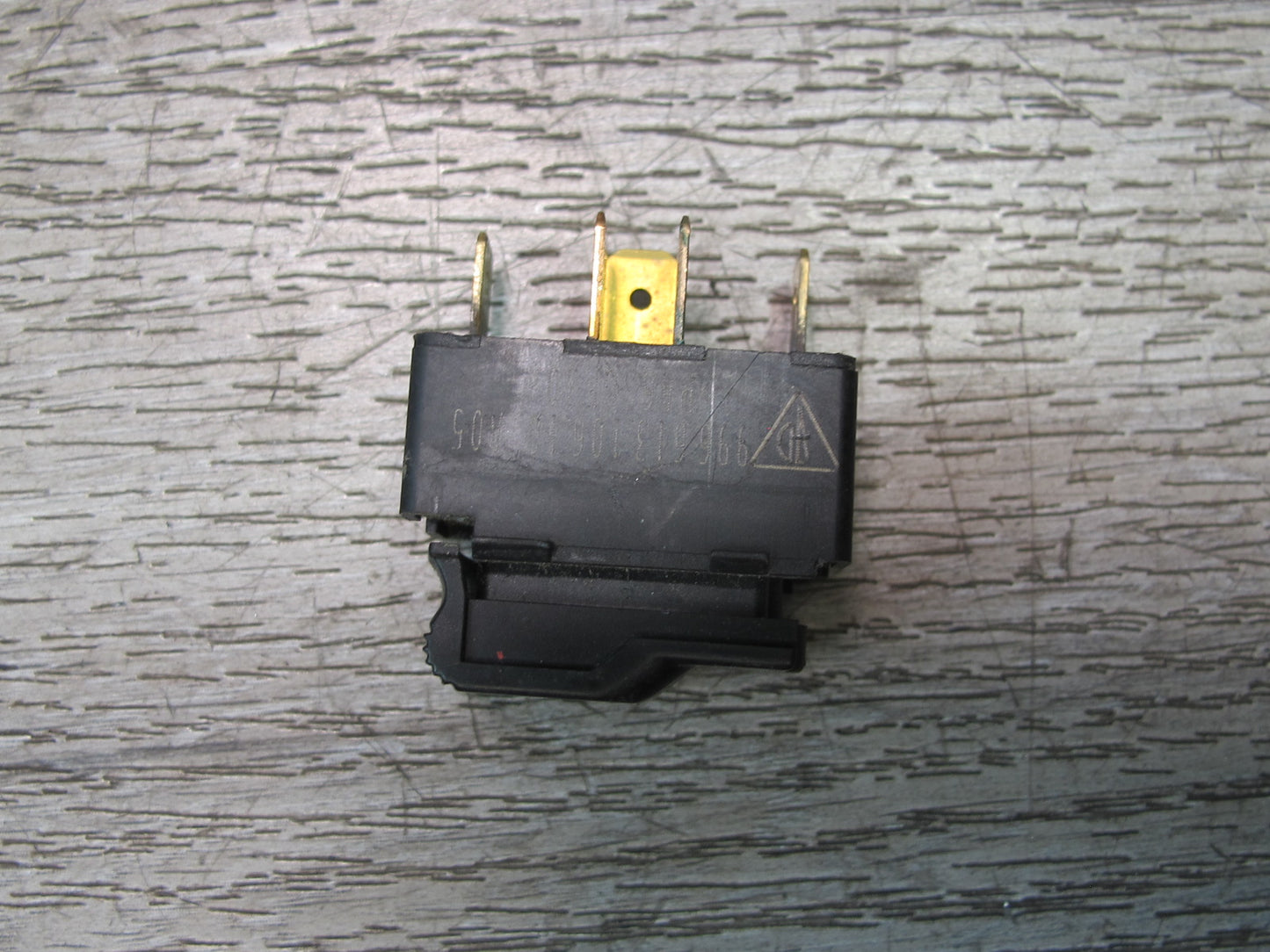 2001-2005 Porsche 911 Carrera 996 Rear Engine Trunk Lid Release Switch
