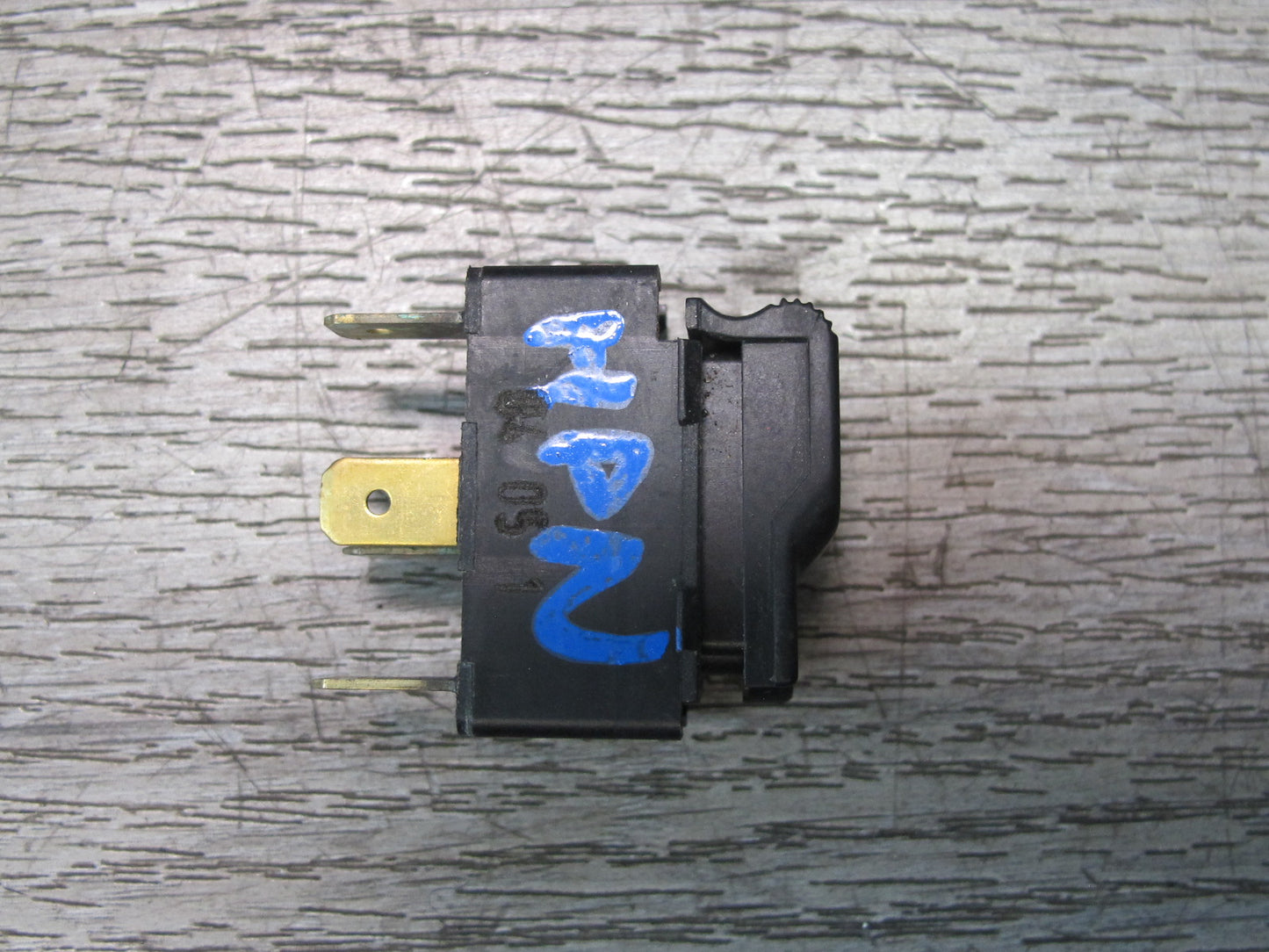 2001-2005 Porsche 911 Carrera 996 Rear Engine Trunk Lid Release Switch
