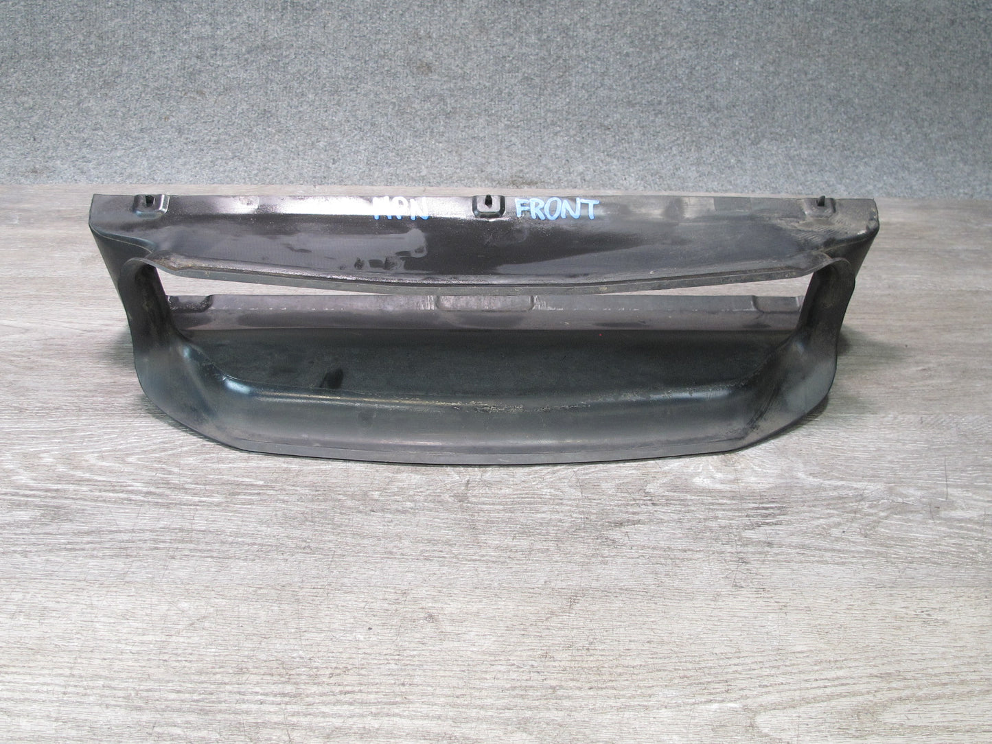 1999-2005 Porsche 911 Carrera 996 Engine Radiator Center Air Duct Guide