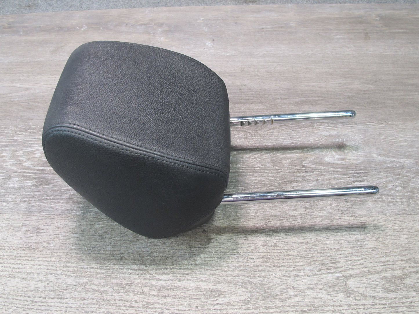 12-18 BMW F30 F31 F34 Front Left or Right Seat Leather Headrest Black OEM