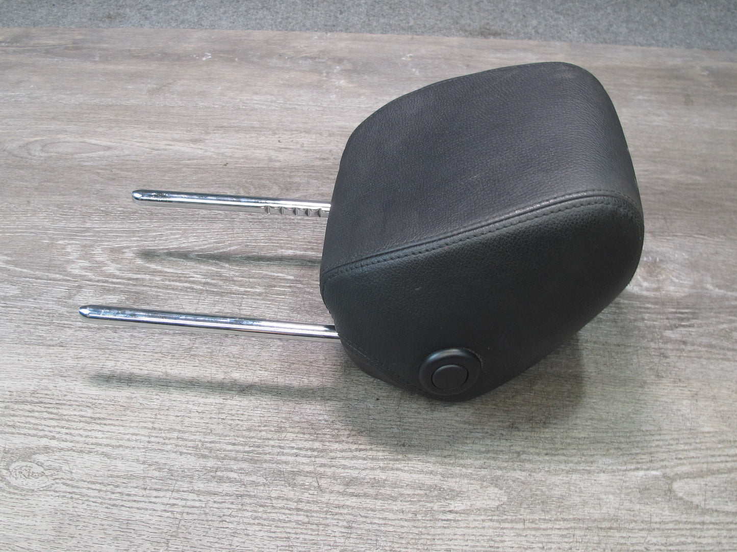 12-18 BMW F30 F31 F34 Front Left or Right Seat Leather Headrest Black OEM