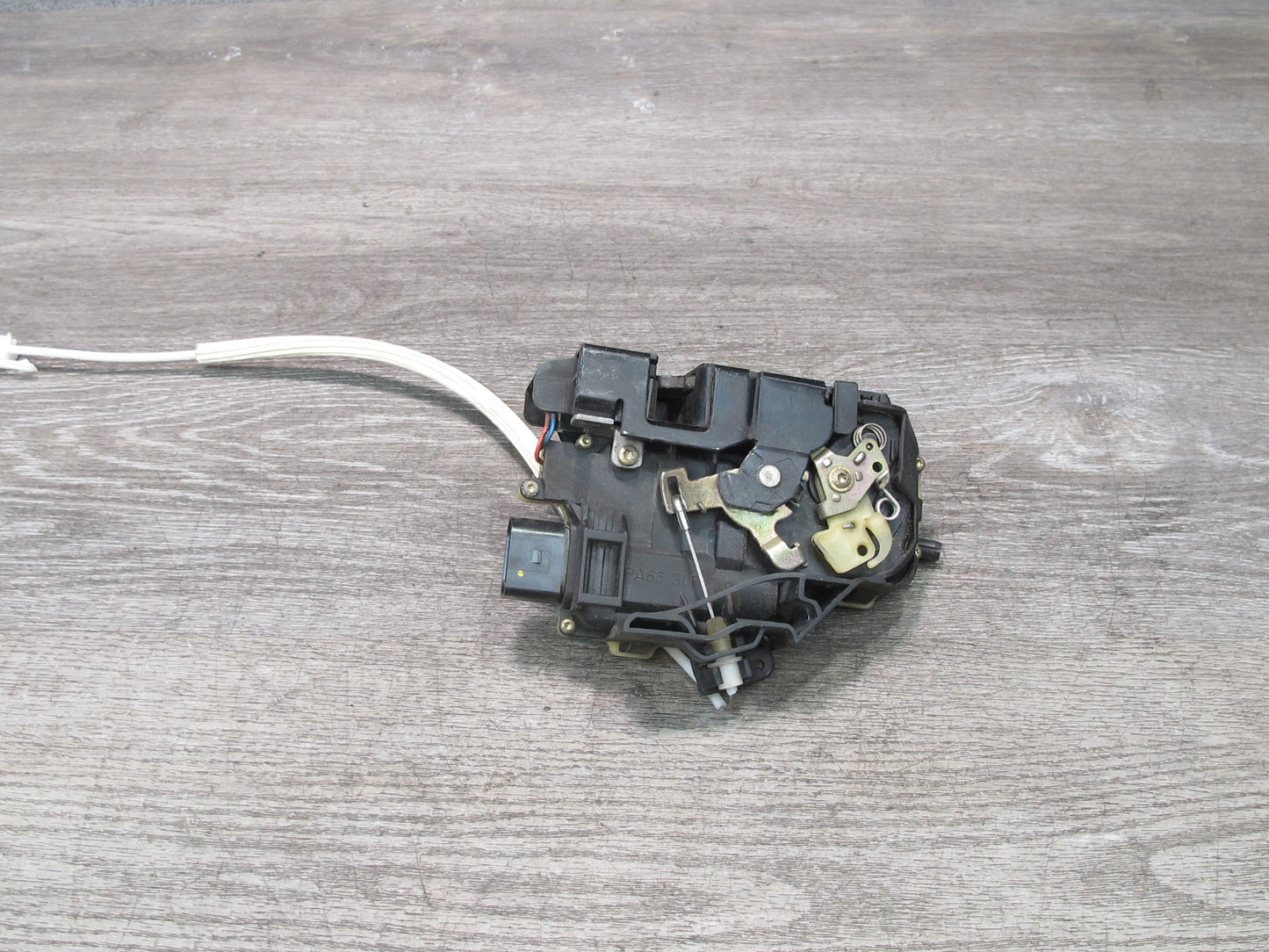 1999-2005 Porsche 911 Carrera 996 Front Left Side Door Lock Latch Actuator