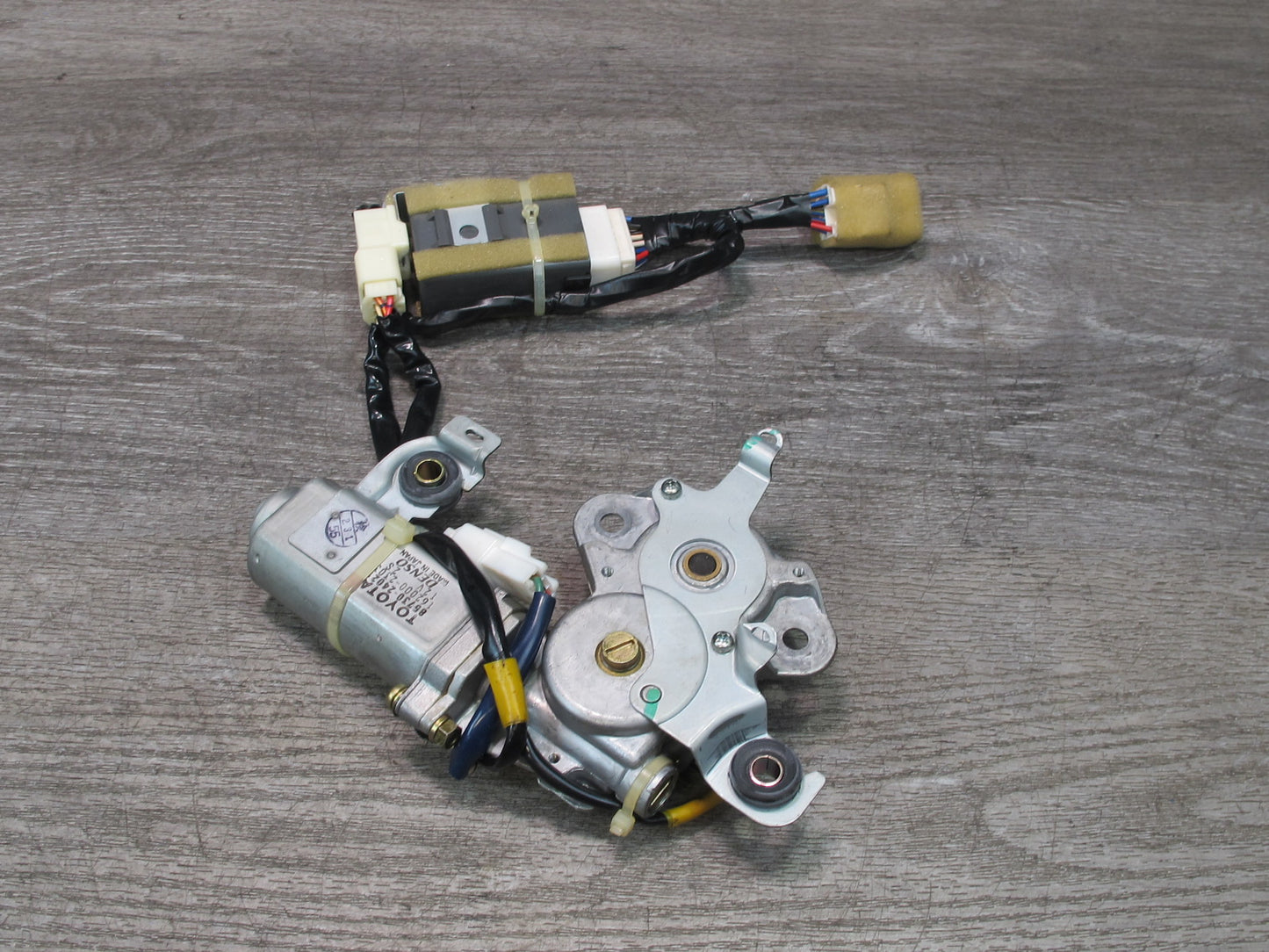 96-00 Lexus UZZ30L SC300 SC400 Sunroof Motor Drive Unit w Relay OEM