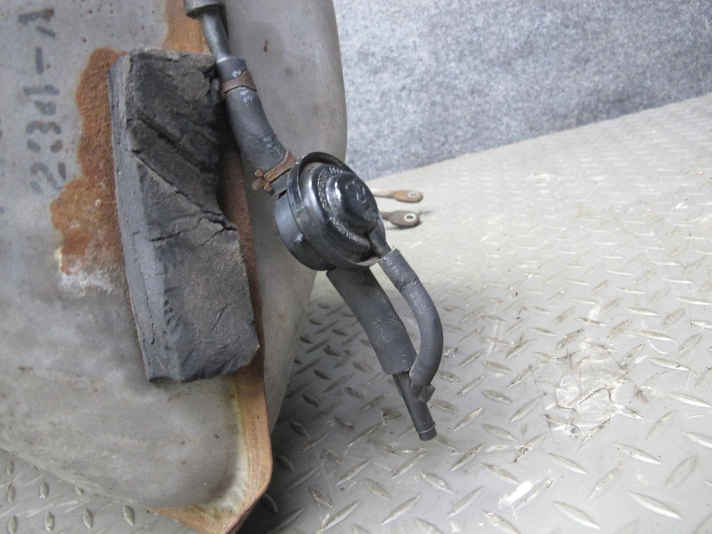 84-96 Chevrolet Corvette C4 Gas Fuel Tank Assembly OEM