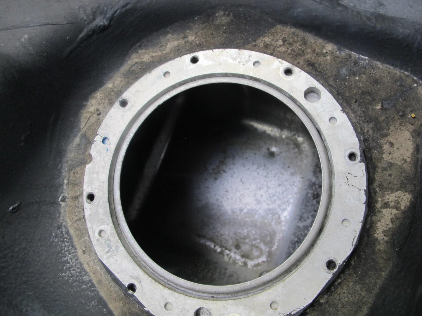 01-05 Lexus UCF30L LS430 Gas Fuel Tank w Filler Neck & Heat Shield Assembly OEM