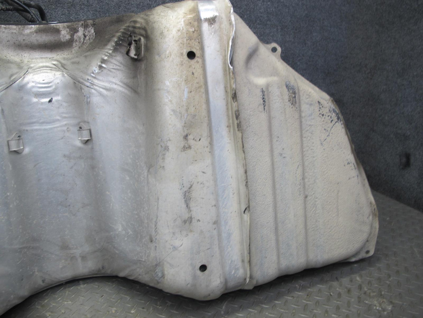 01-05 Lexus UCF30L LS430 Gas Fuel Tank w Filler Neck & Heat Shield Assembly OEM