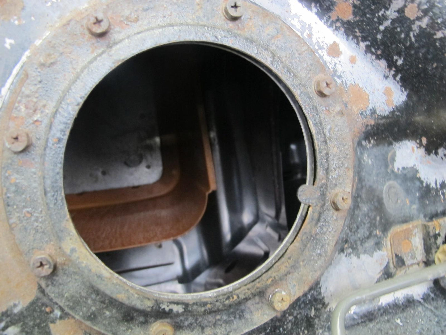 1998-2007 Lexus UZJ100L LX470 Fuel Tank Unit