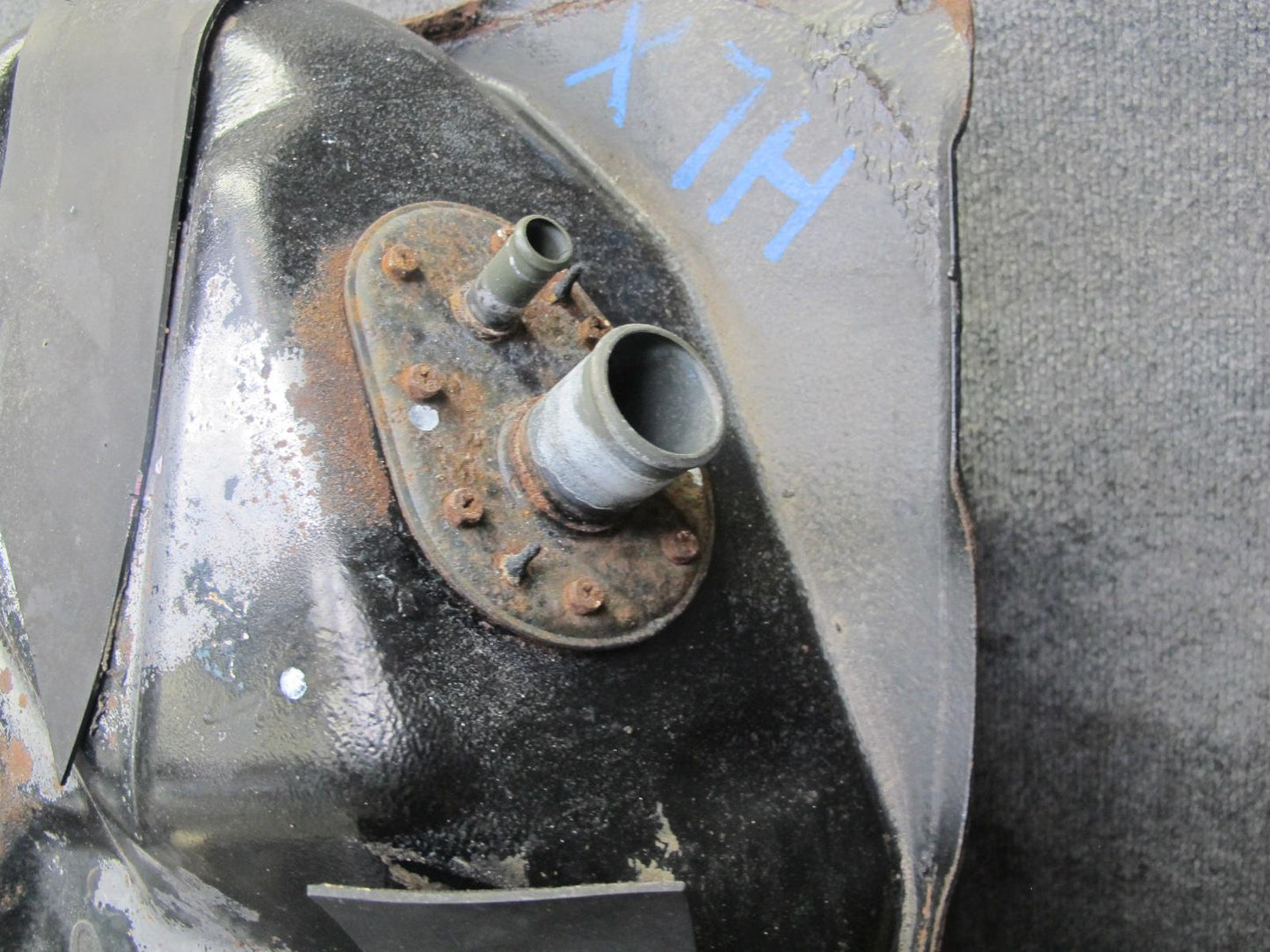 1998-2007 Lexus UZJ100L LX470 Fuel Tank Unit