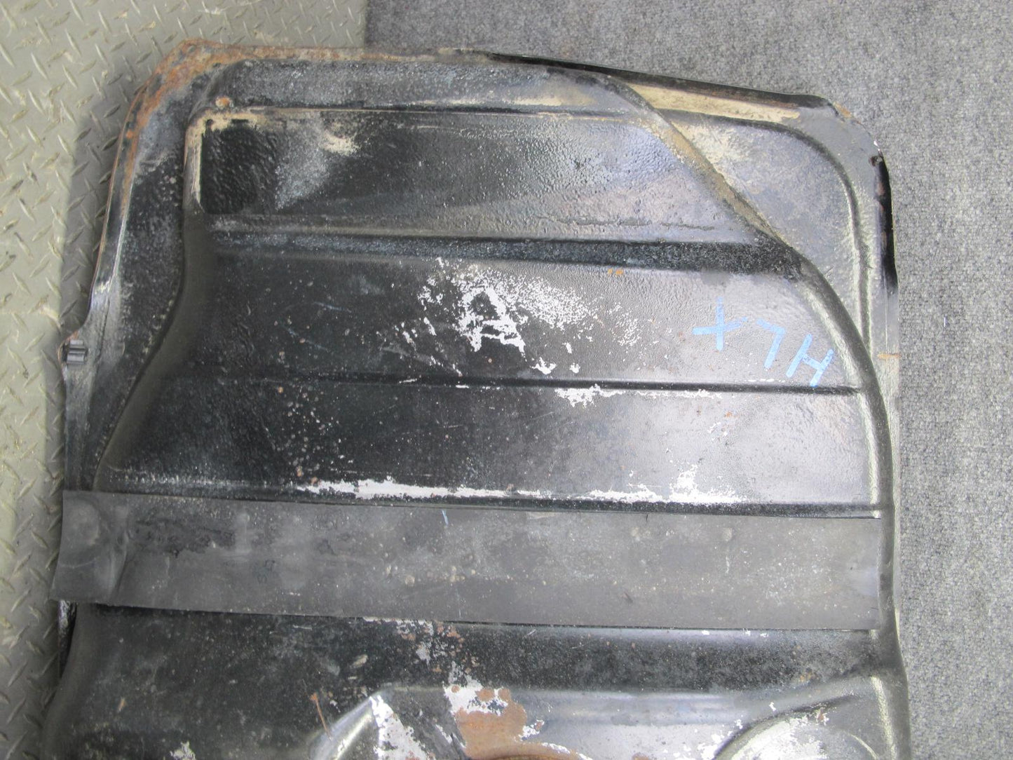 1998-2007 Lexus UZJ100L LX470 Fuel Tank Unit