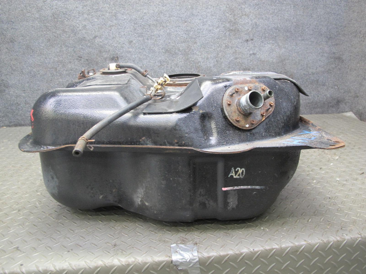 1998-2007 Lexus UZJ100L LX470 Fuel Tank Unit