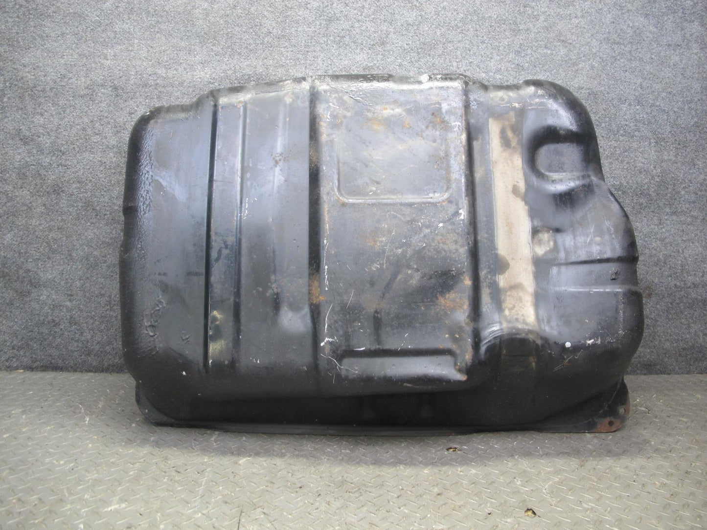 1998-2007 Lexus UZJ100L LX470 Fuel Tank Unit