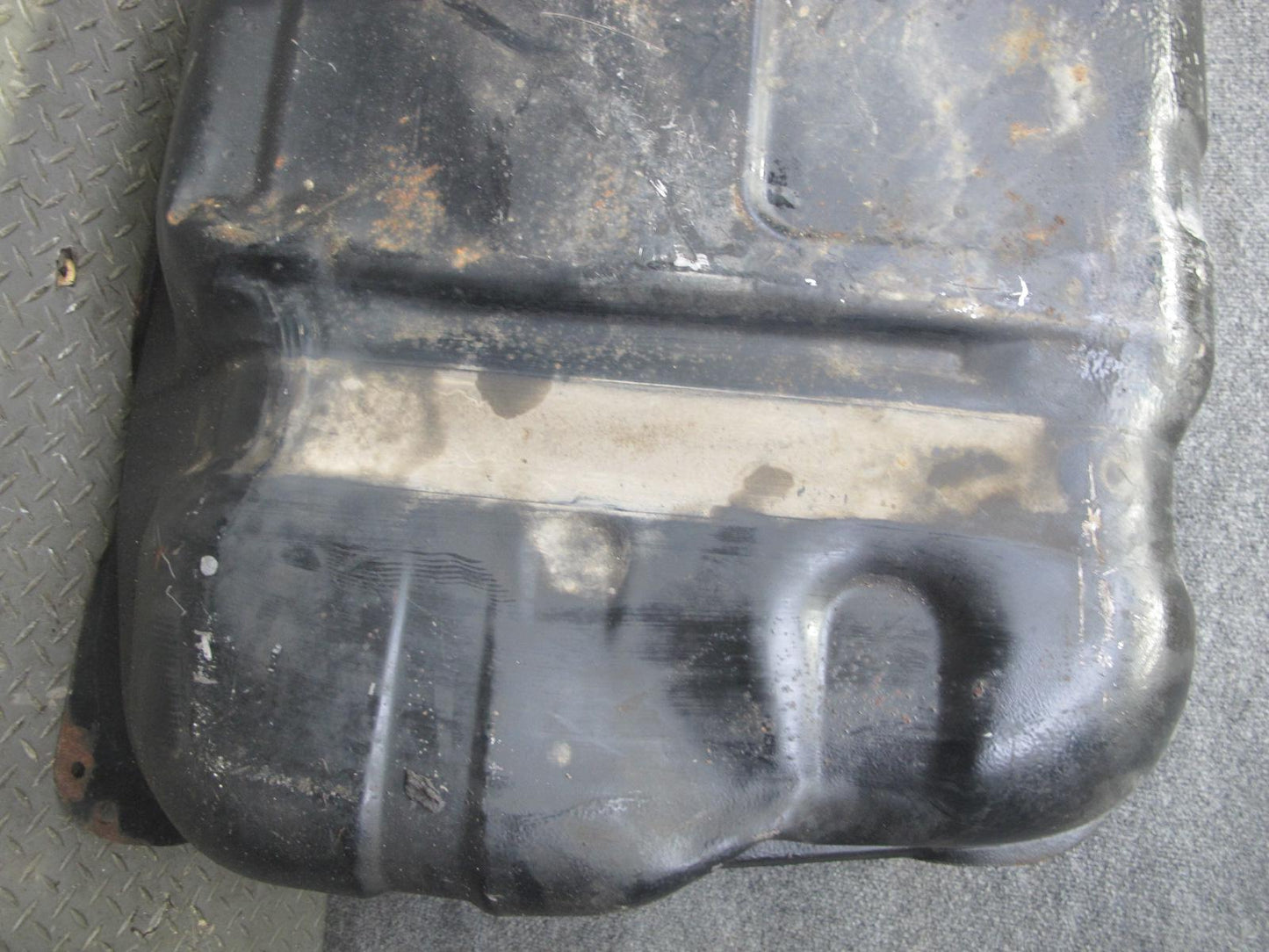 1998-2007 Lexus UZJ100L LX470 Fuel Tank Unit