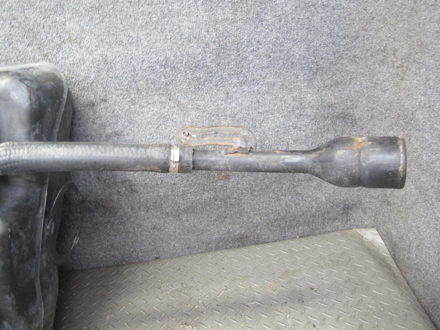 99-02 Pontiac Firebird Camaro 5.7L Fuel Gas Tank Filler Neck Vapor Canister OEM