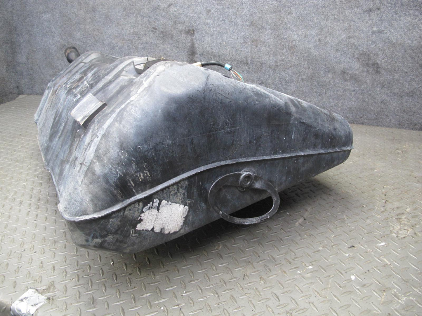 99-02 Pontiac Firebird Camaro 5.7L Fuel Gas Tank Filler Neck Vapor Canister OEM