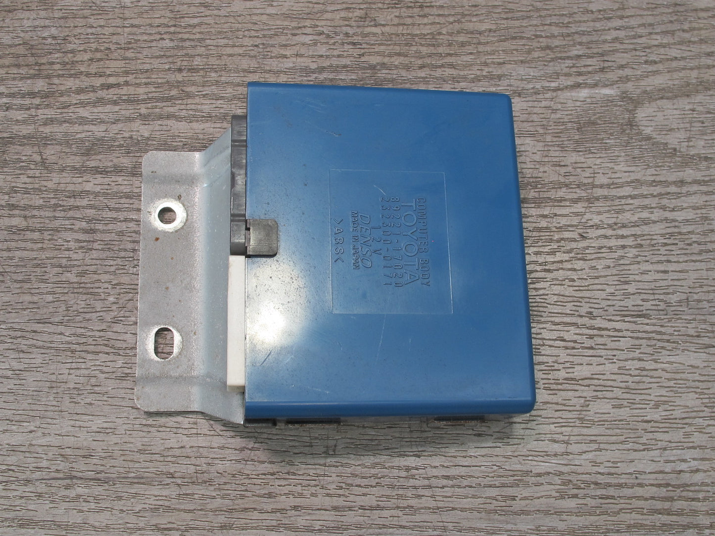 00-05 Toyota MR2 Spyder ZZW30L Multiplex Body Control Module 89221-17020 OEM