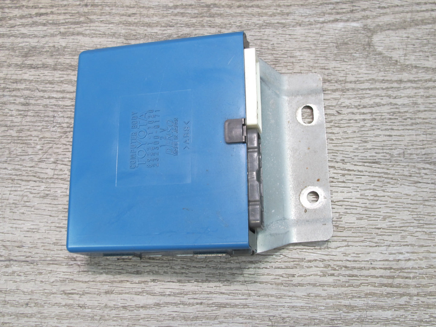 00-05 Toyota MR2 Spyder ZZW30L Multiplex Body Control Module 89221-17020 OEM
