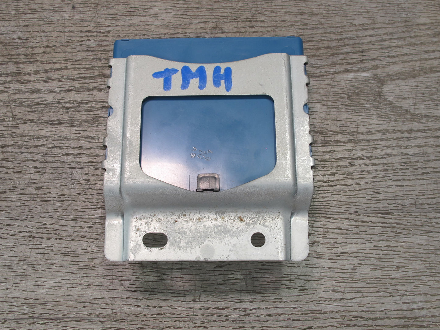 00-05 Toyota MR2 Spyder ZZW30L Multiplex Body Control Module 89221-17020 OEM