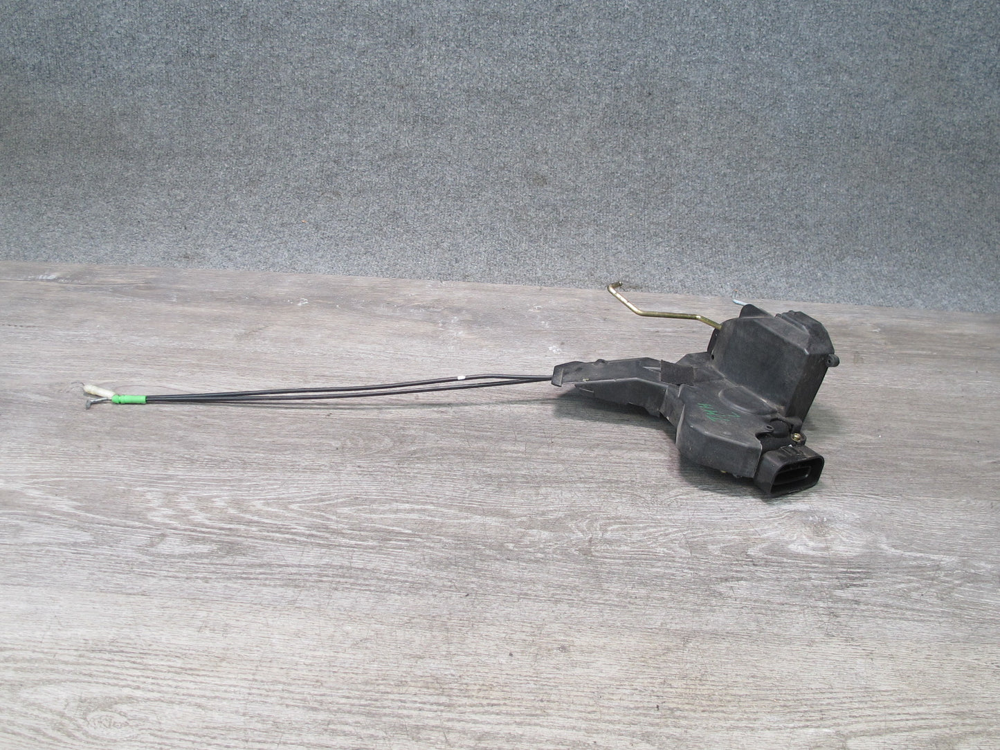 00-05 Toyota MR2 Spyder ZZW30L Left Door Lock Latch Actuator OEM