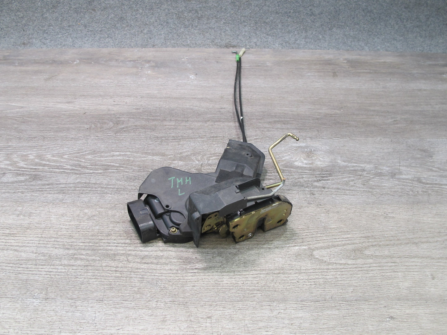 00-05 Toyota MR2 Spyder ZZW30L Left Door Lock Latch Actuator OEM