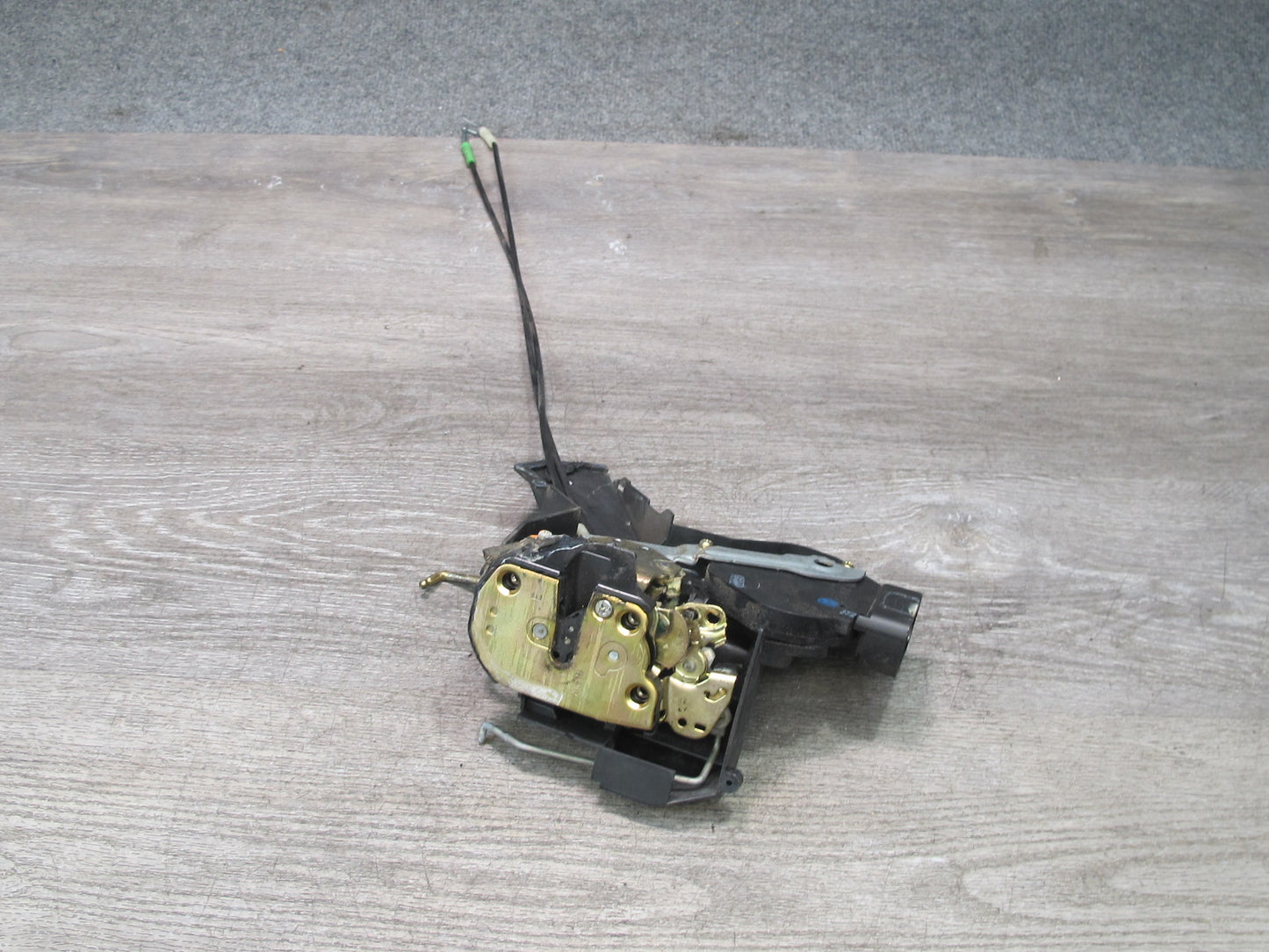 00-05 Toyota MR2 Spyder ZZW30L Left Door Lock Latch Actuator OEM