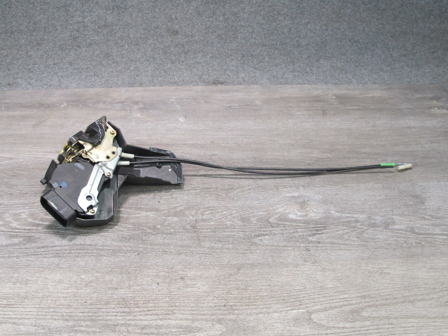 00-05 Toyota MR2 Spyder ZZW30L Left Door Lock Latch Actuator OEM