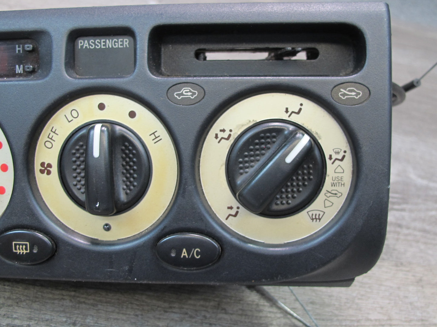 00-05 Toyota MR2 Spyder ZZW30L A/C Heater Climate Control Switch Panel OEM