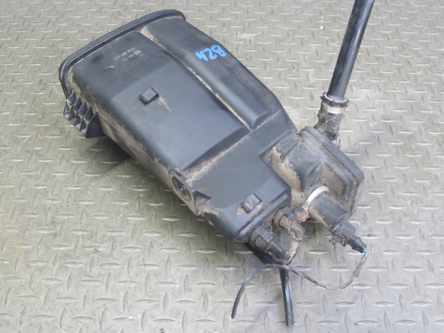 96-98 BMW E36/7 Z3 Fuel Evap Vapor Charcoal Canister 1183568 OEM