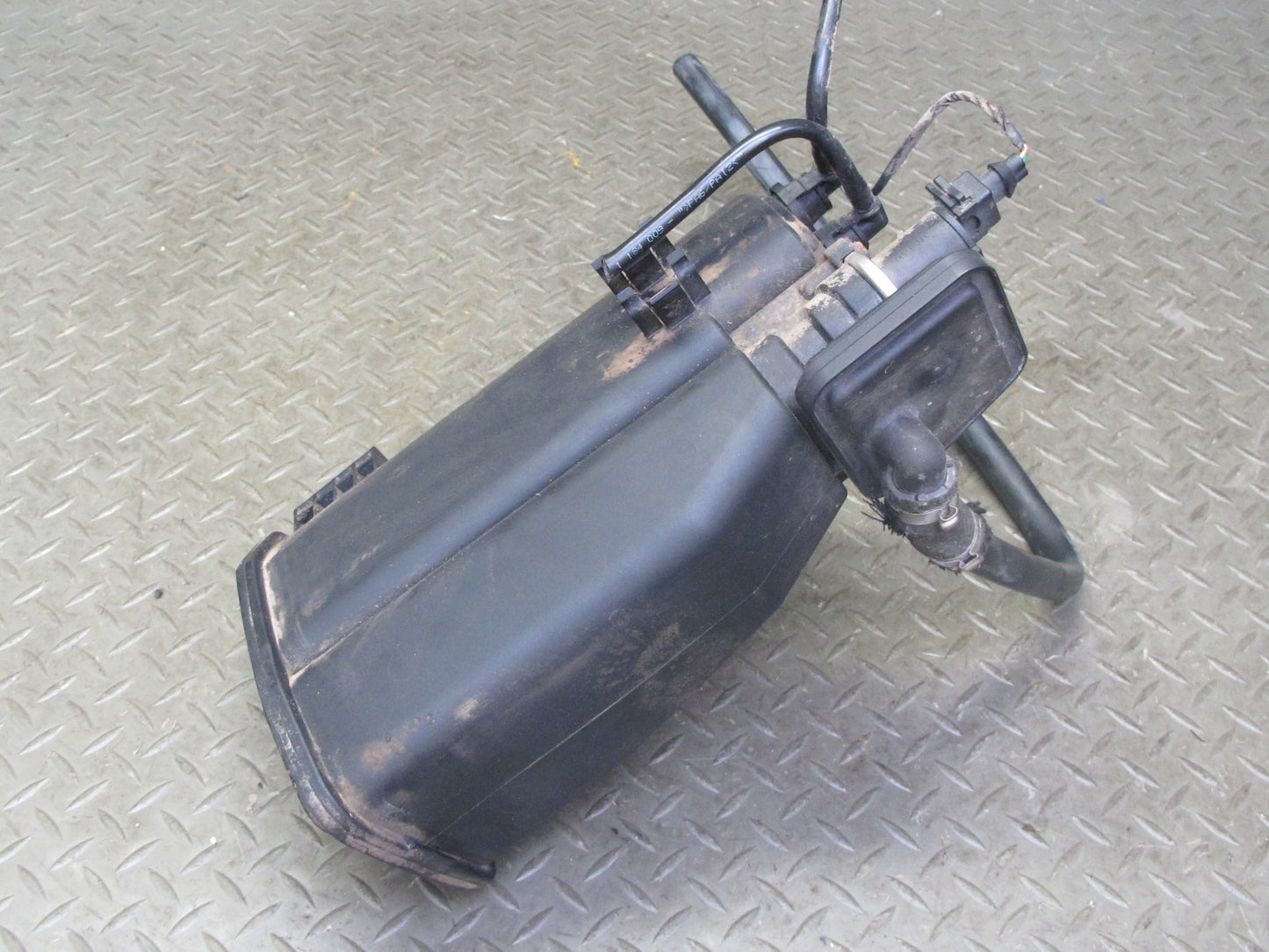 96-98 BMW E36/7 Z3 Fuel Evap Vapor Charcoal Canister 1183568 OEM