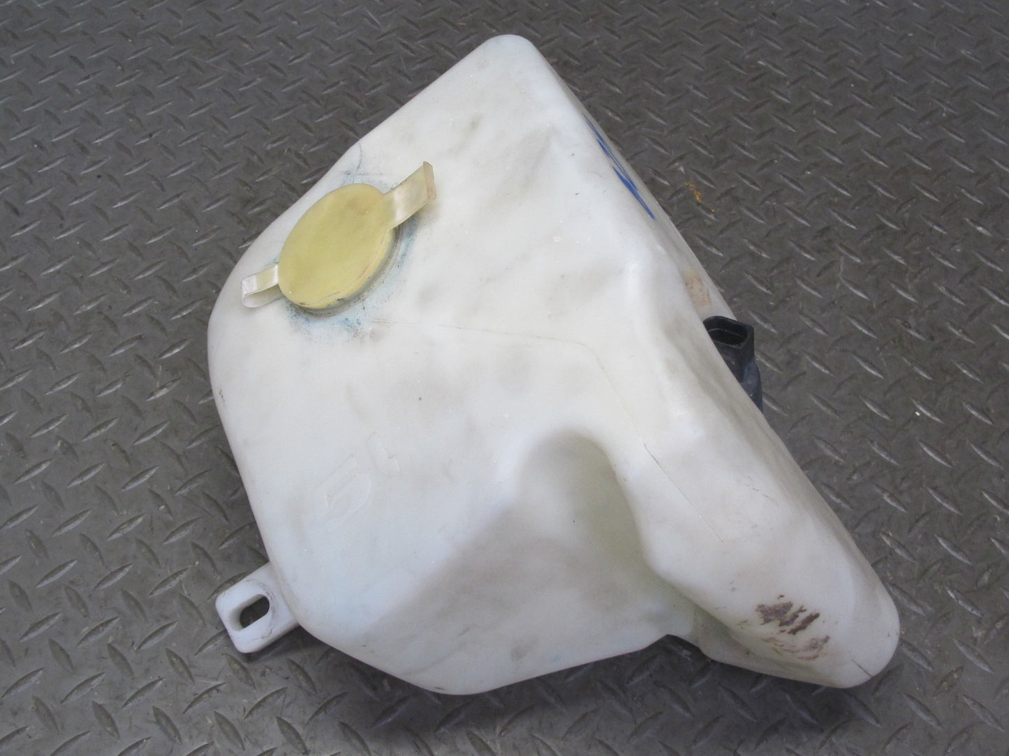 98-02 BMW E36/7 Z3 Windshied Washer Fluid Reservoir Tank w Pump OEM