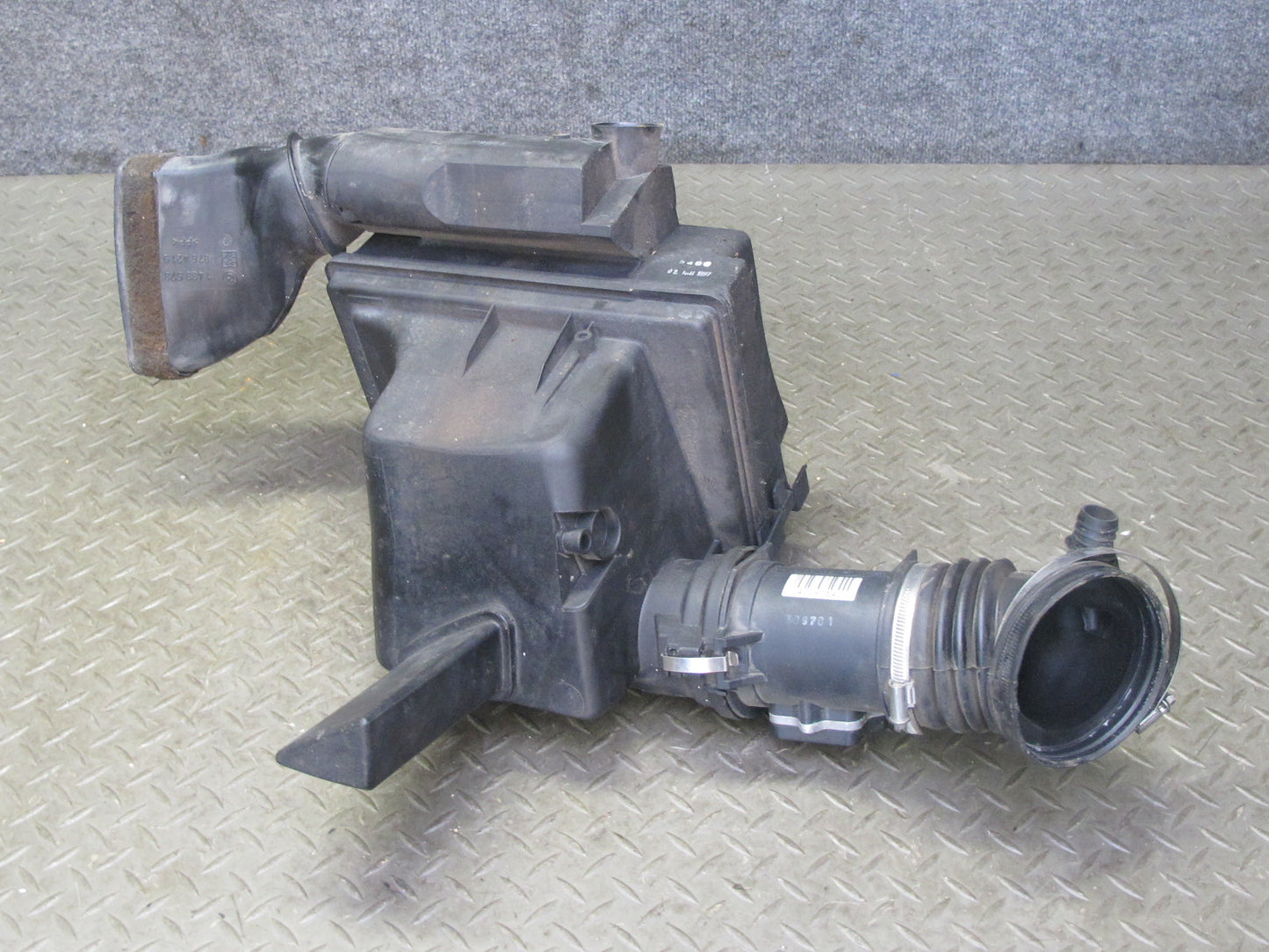 97-99 BMW E36/7 Z3 M52 2.8L Air Intake Cleaner Filter w Mass Air MAF Sensor OEM
