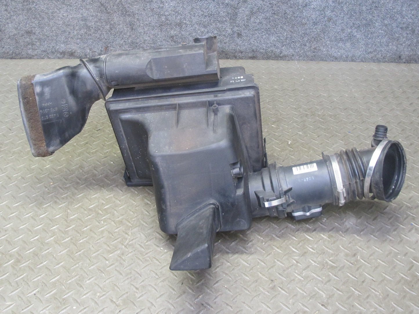 97-99 BMW E36/7 Z3 M52 2.8L Air Intake Cleaner Filter w Mass Air MAF Sensor OEM
