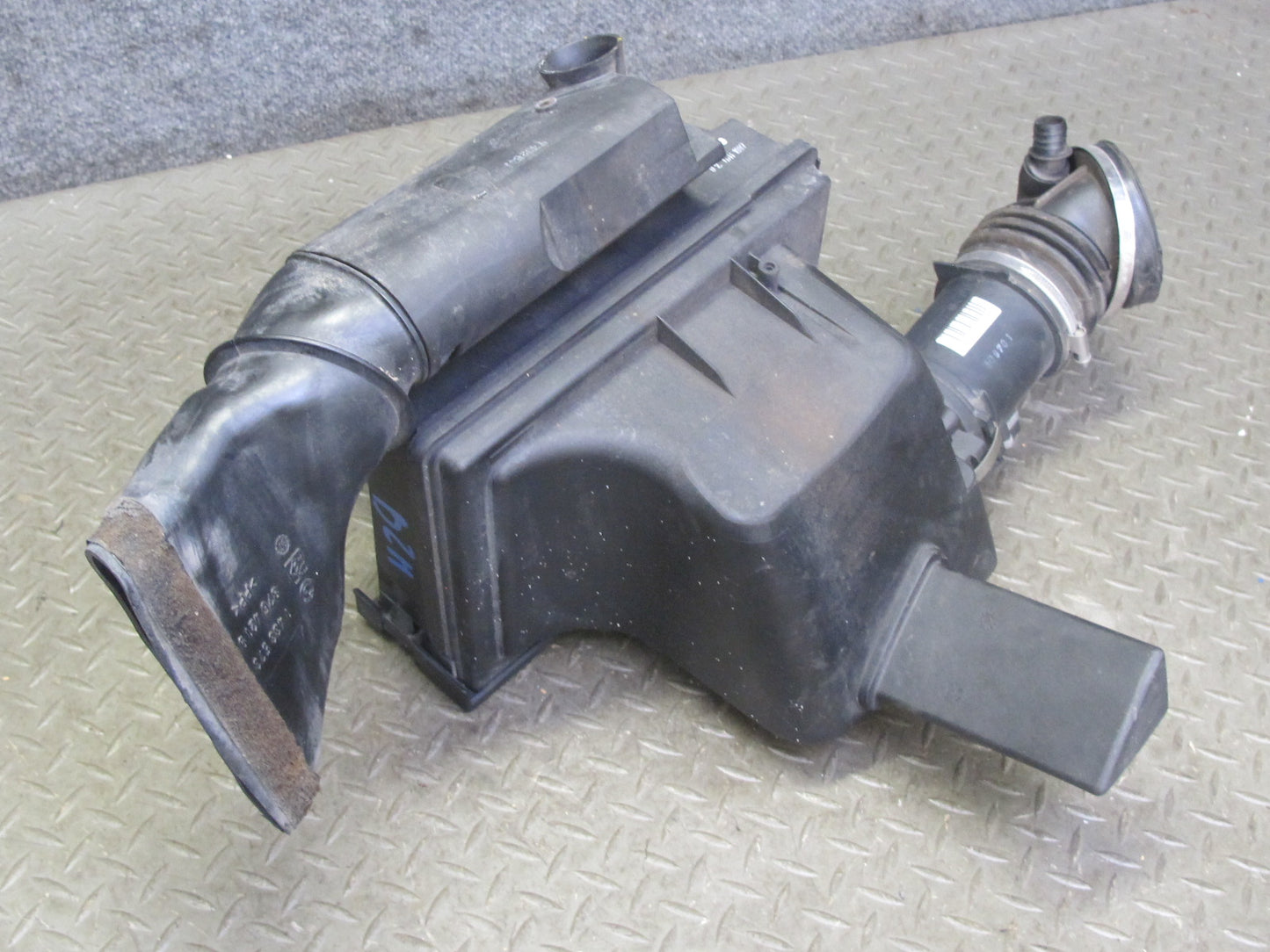 97-99 BMW E36/7 Z3 M52 2.8L Air Intake Cleaner Filter w Mass Air MAF Sensor OEM