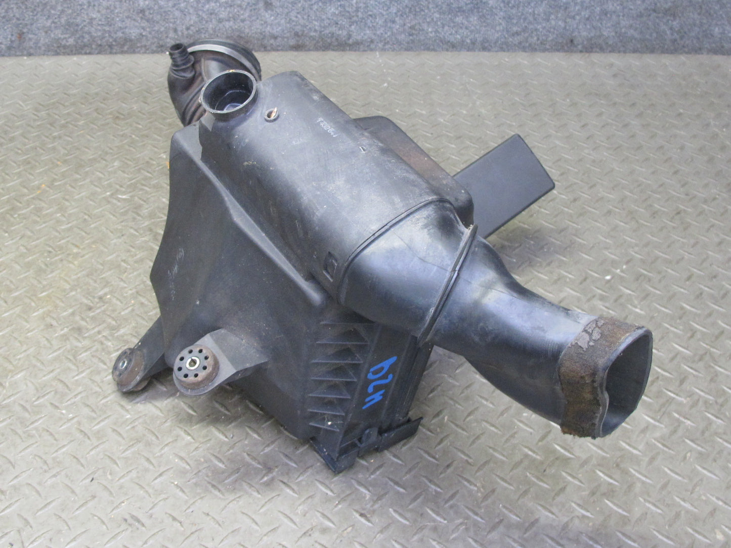 97-99 BMW E36/7 Z3 M52 2.8L Air Intake Cleaner Filter w Mass Air MAF Sensor OEM