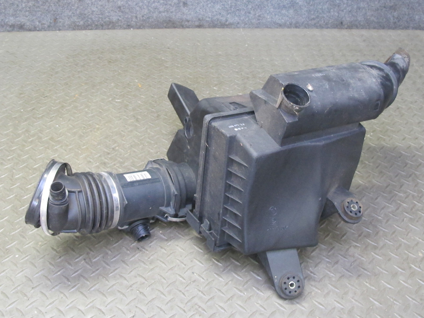 97-99 BMW E36/7 Z3 M52 2.8L Air Intake Cleaner Filter w Mass Air MAF Sensor OEM
