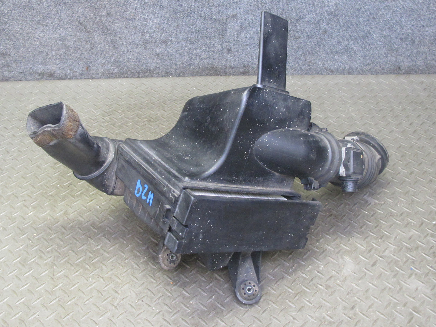 97-99 BMW E36/7 Z3 M52 2.8L Air Intake Cleaner Filter w Mass Air MAF Sensor OEM