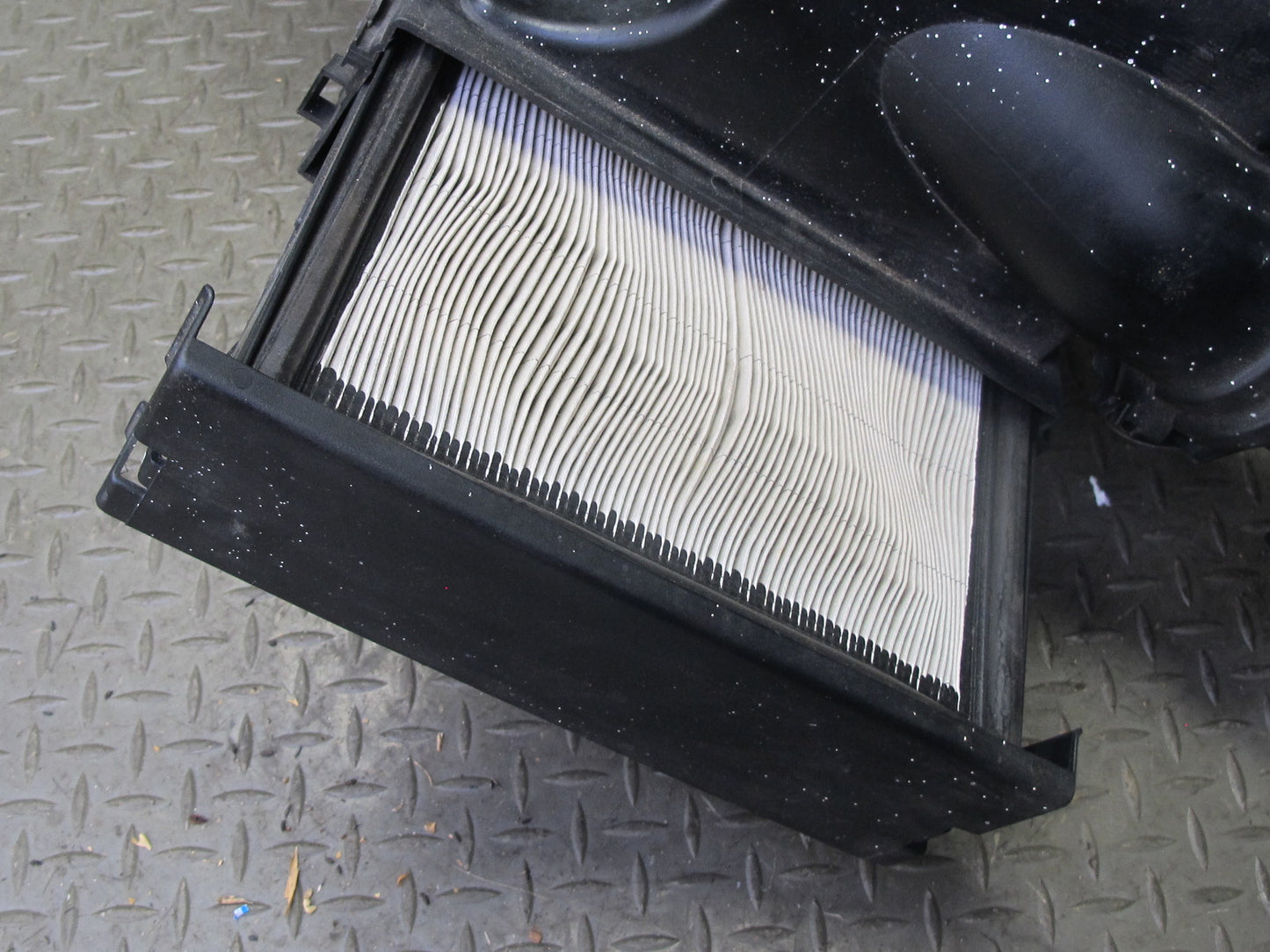 97-99 BMW E36/7 Z3 M52 2.8L Air Intake Cleaner Filter w Mass Air MAF Sensor OEM