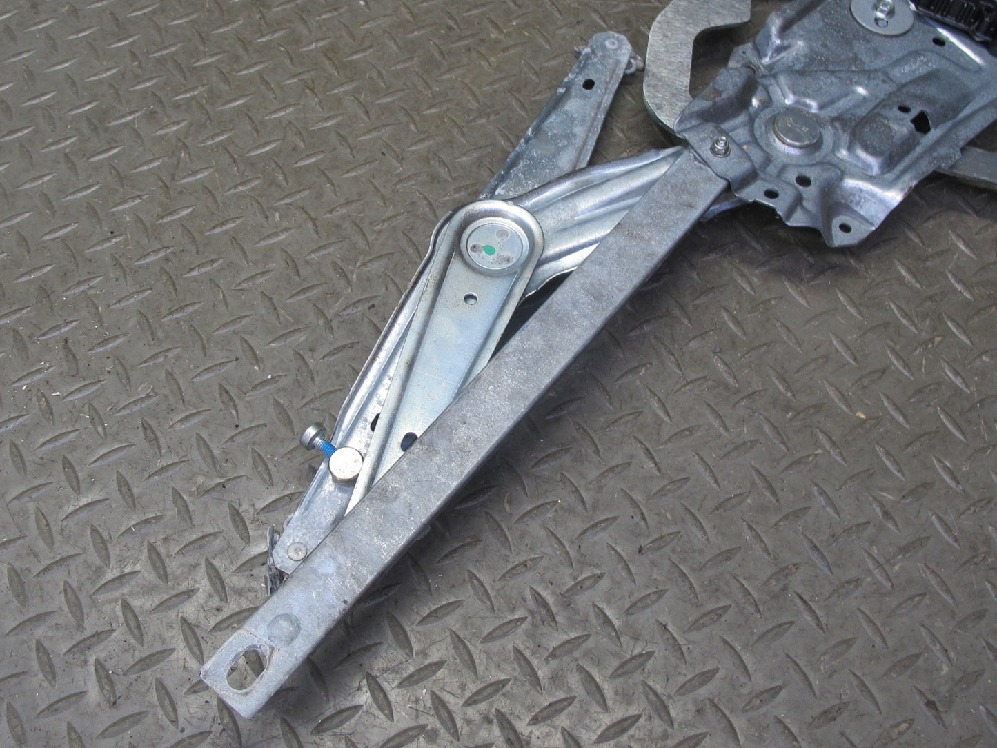96-02 BMW E36/7 Z3 Roadster Left Driver Door Window Regulator w Motor OEM