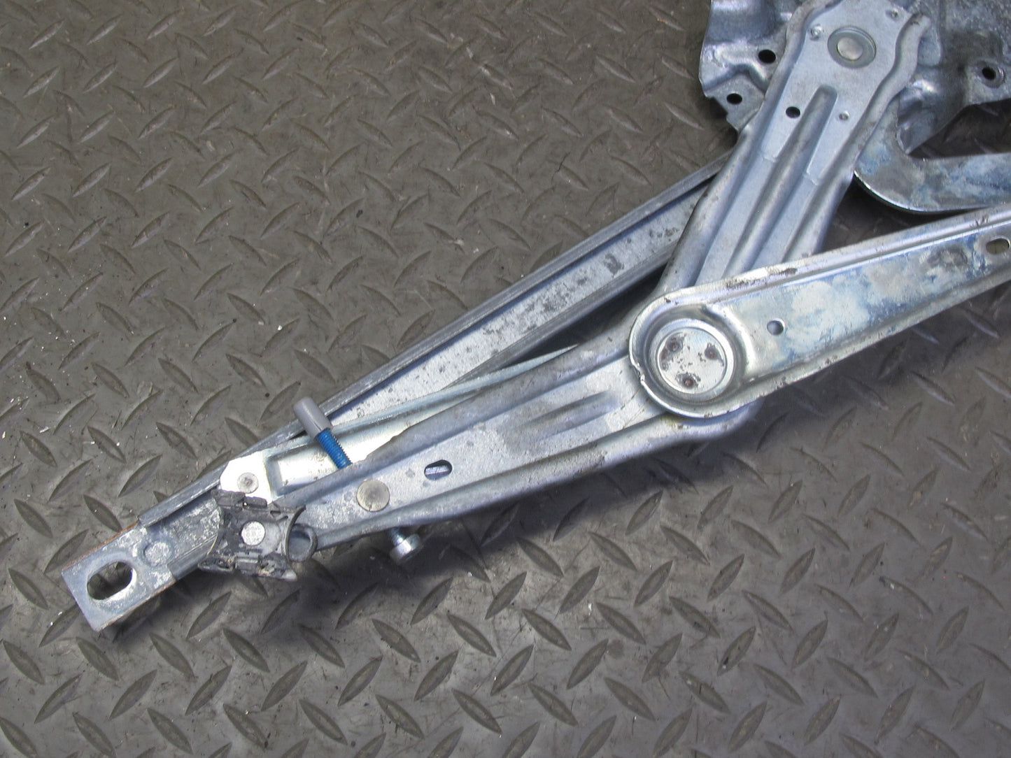 96-02 BMW E36/7 Z3 Roadster Left Driver Door Window Regulator w Motor OEM