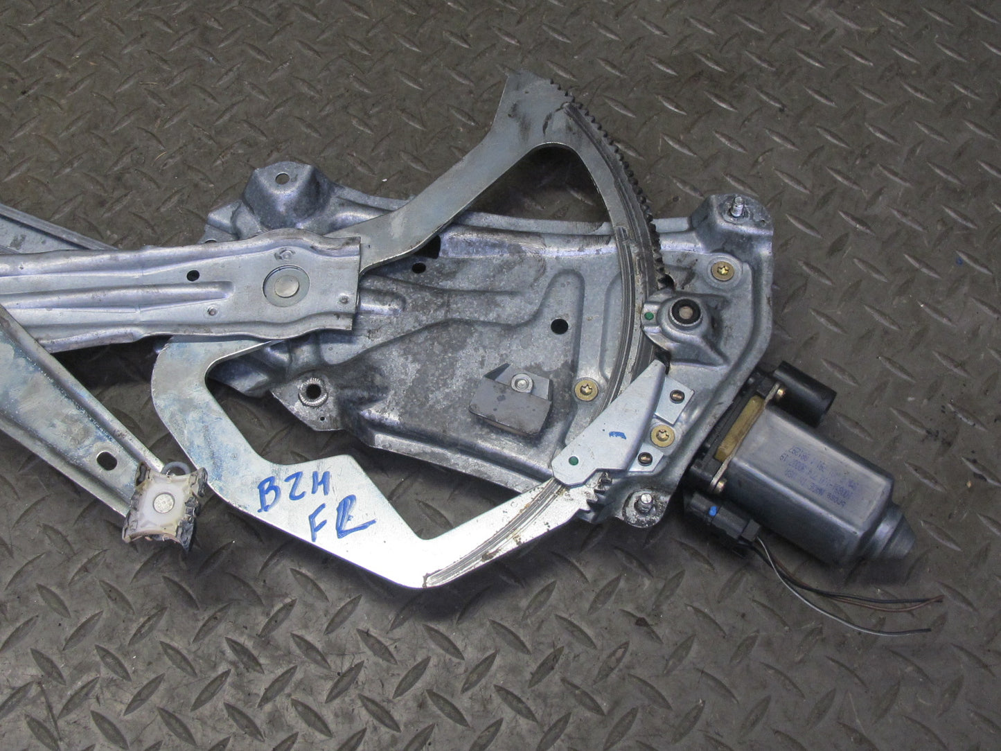 96-02 BMW E36/7 Z3 Roadster Left Driver Door Window Regulator w Motor OEM
