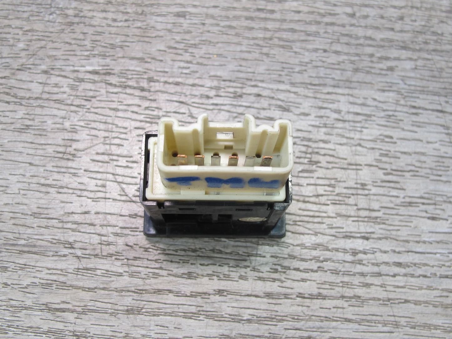 00-05 Toyota MR2 Spyder ZZW30L Door Central Lock Unlock Button Switch OEM