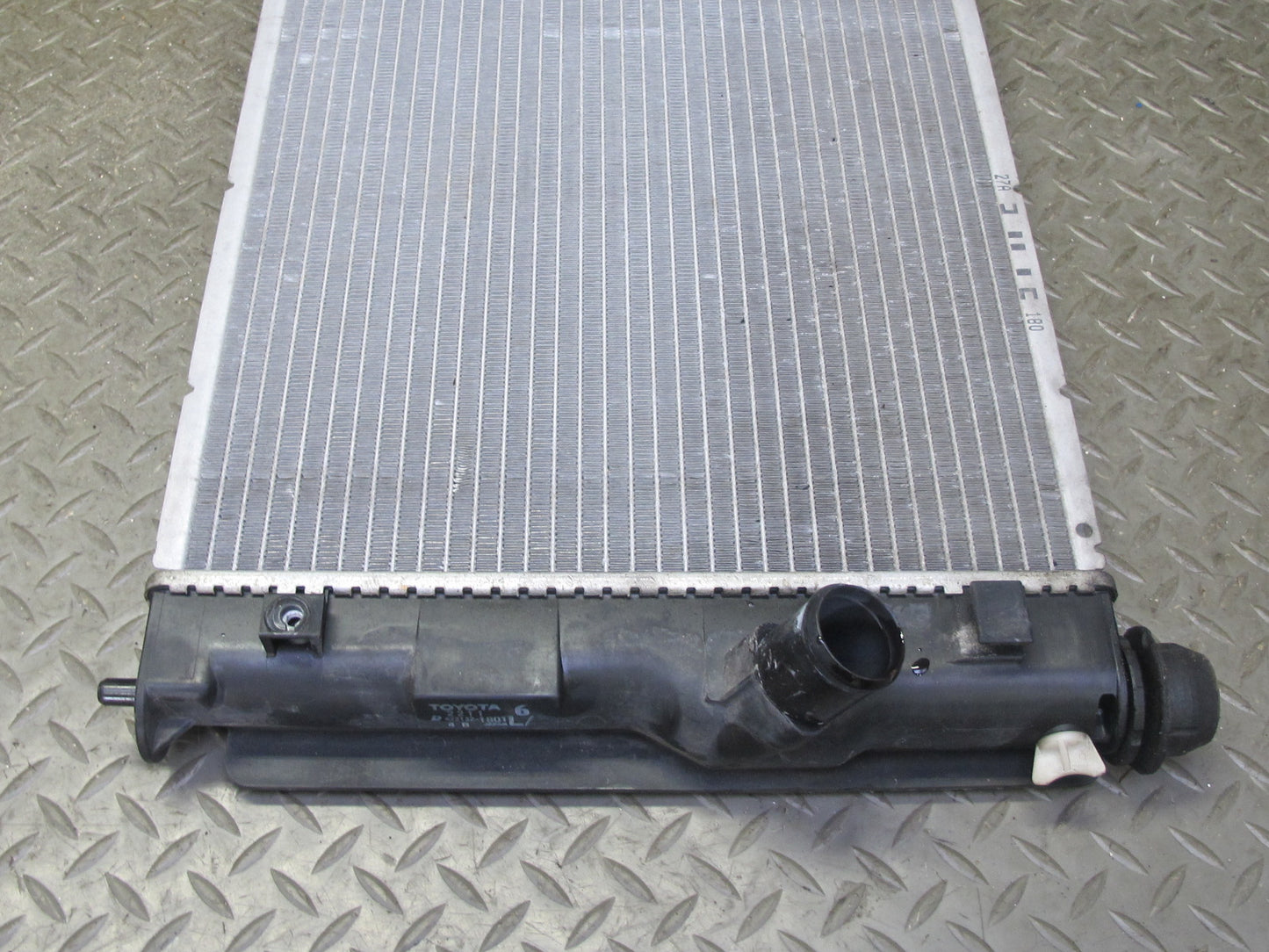 00-05 Toyota MR2 Spyder ZZW30L Engine Cooling Radiator 422132-1801 OEM
