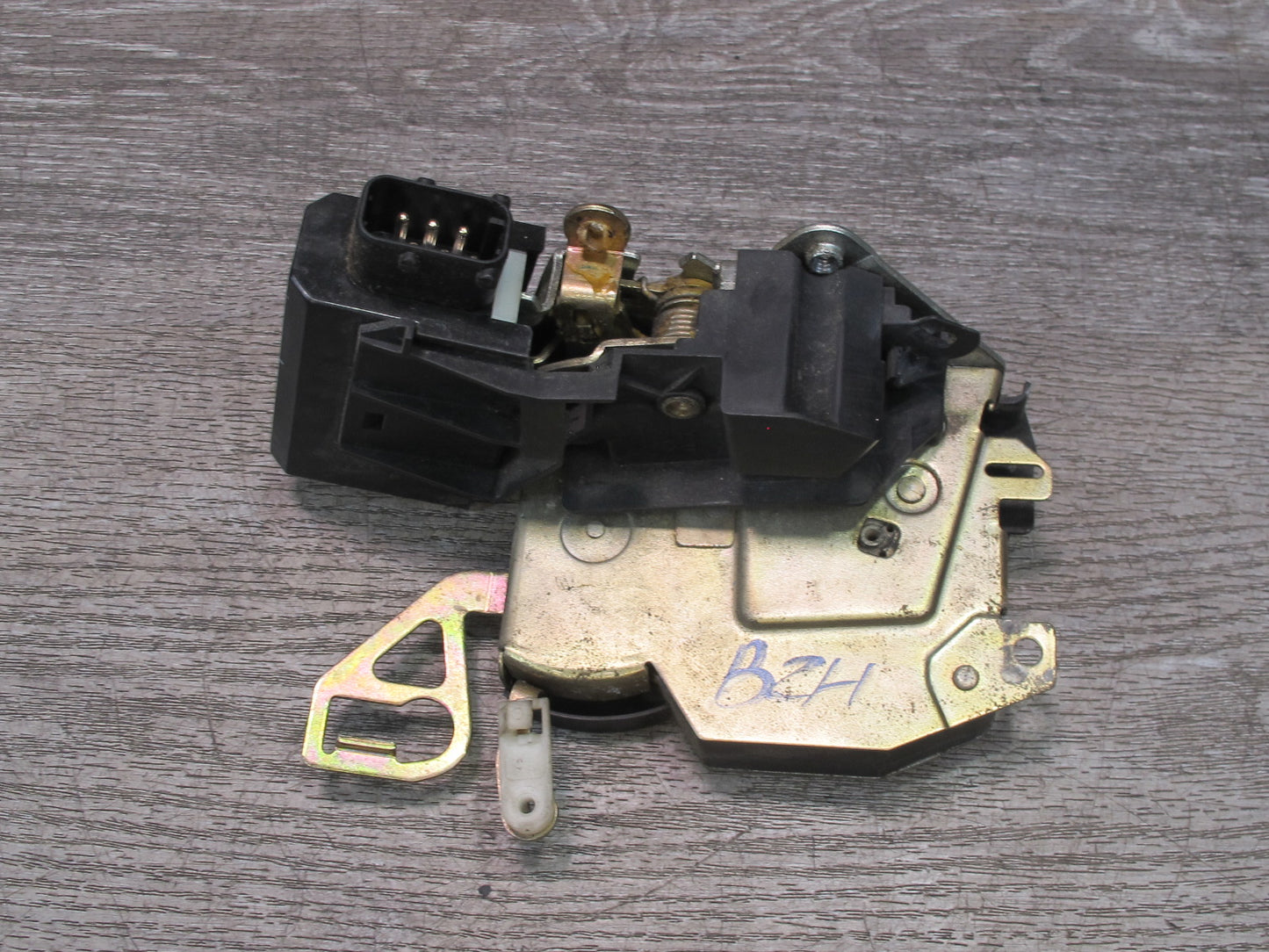 96-02 BMW E36/7 Z3 Right Passenger Door Lock Latch Actuator OEM