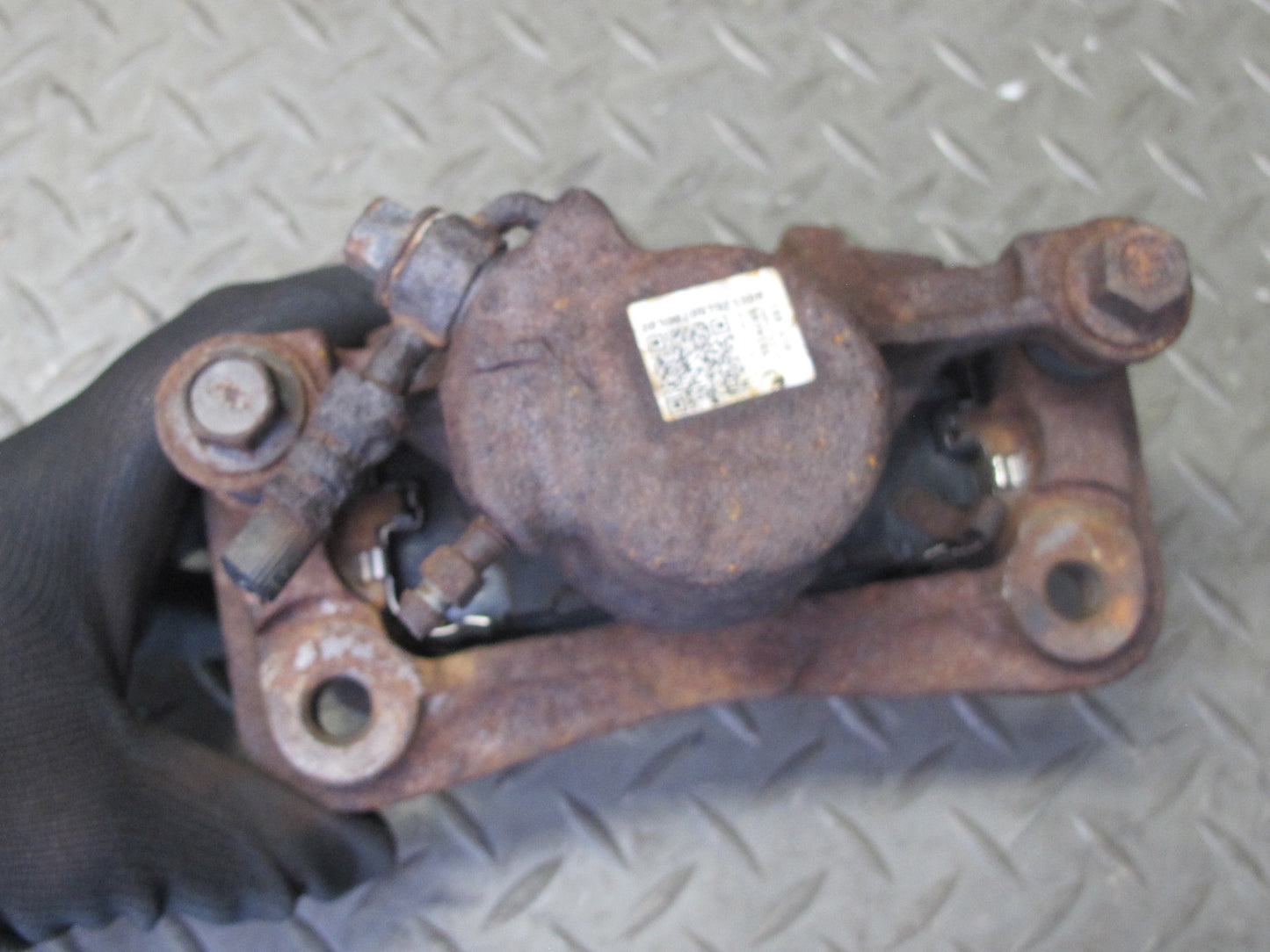 99-01 Isuzu Vehicross Set of 2 Rear Left & Right Brake Caliper OEM