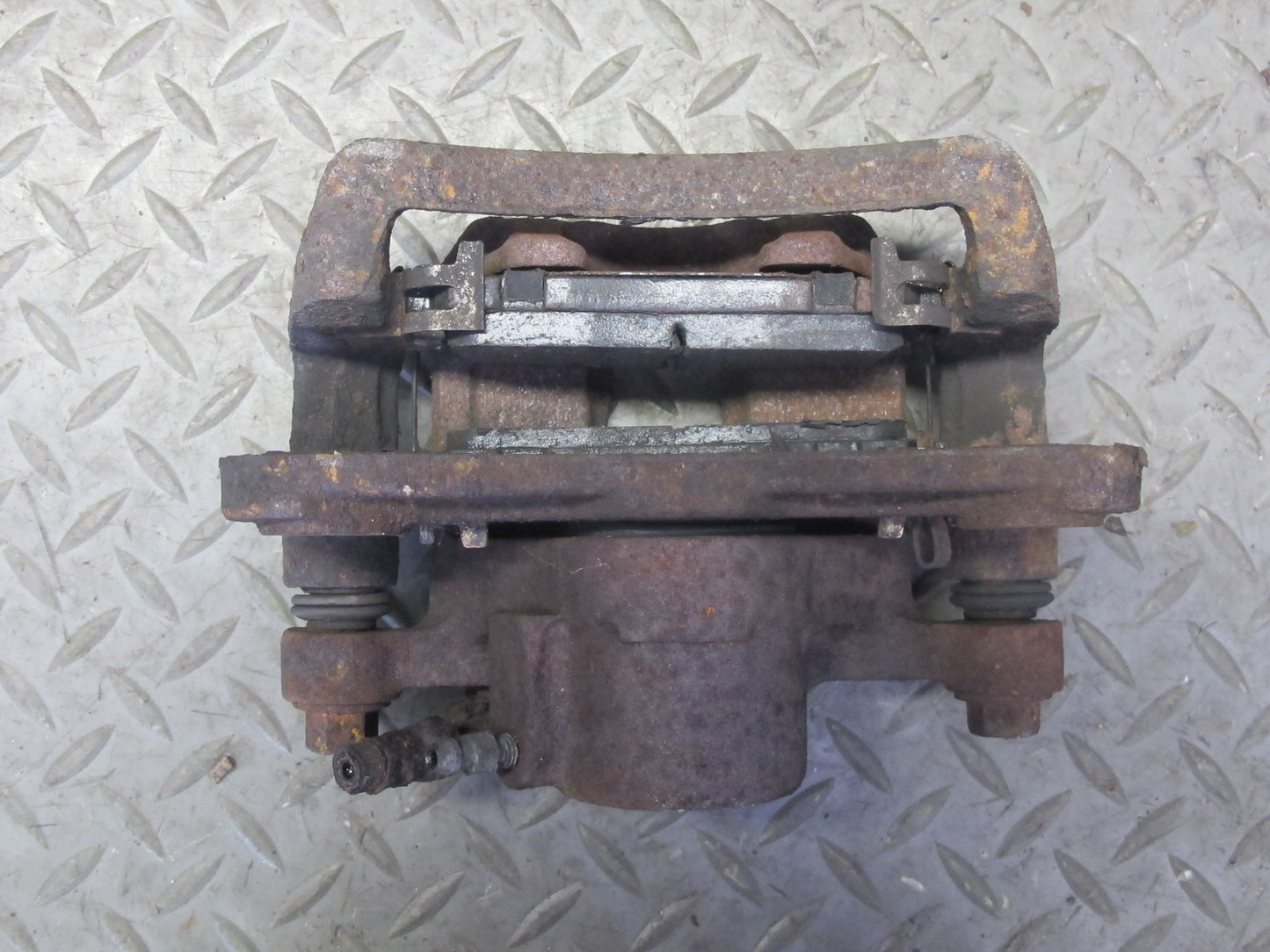 99-01 Isuzu Vehicross Set of 2 Rear Left & Right Brake Caliper OEM