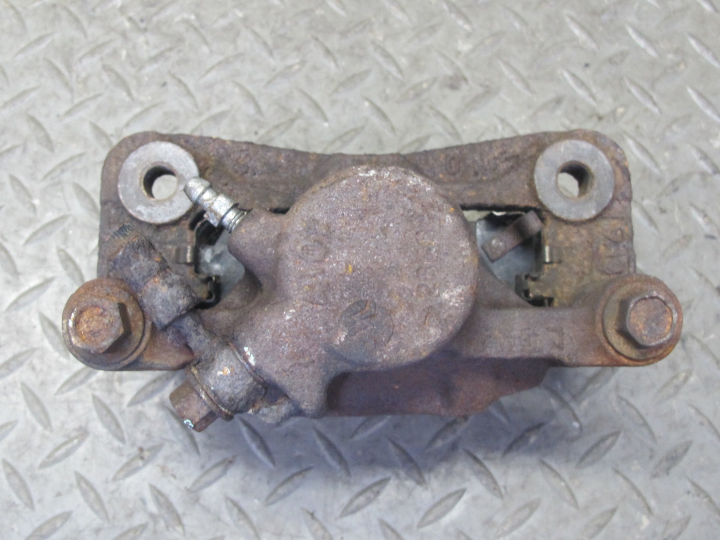 99-01 Isuzu Vehicross Set of 2 Rear Left & Right Brake Caliper OEM
