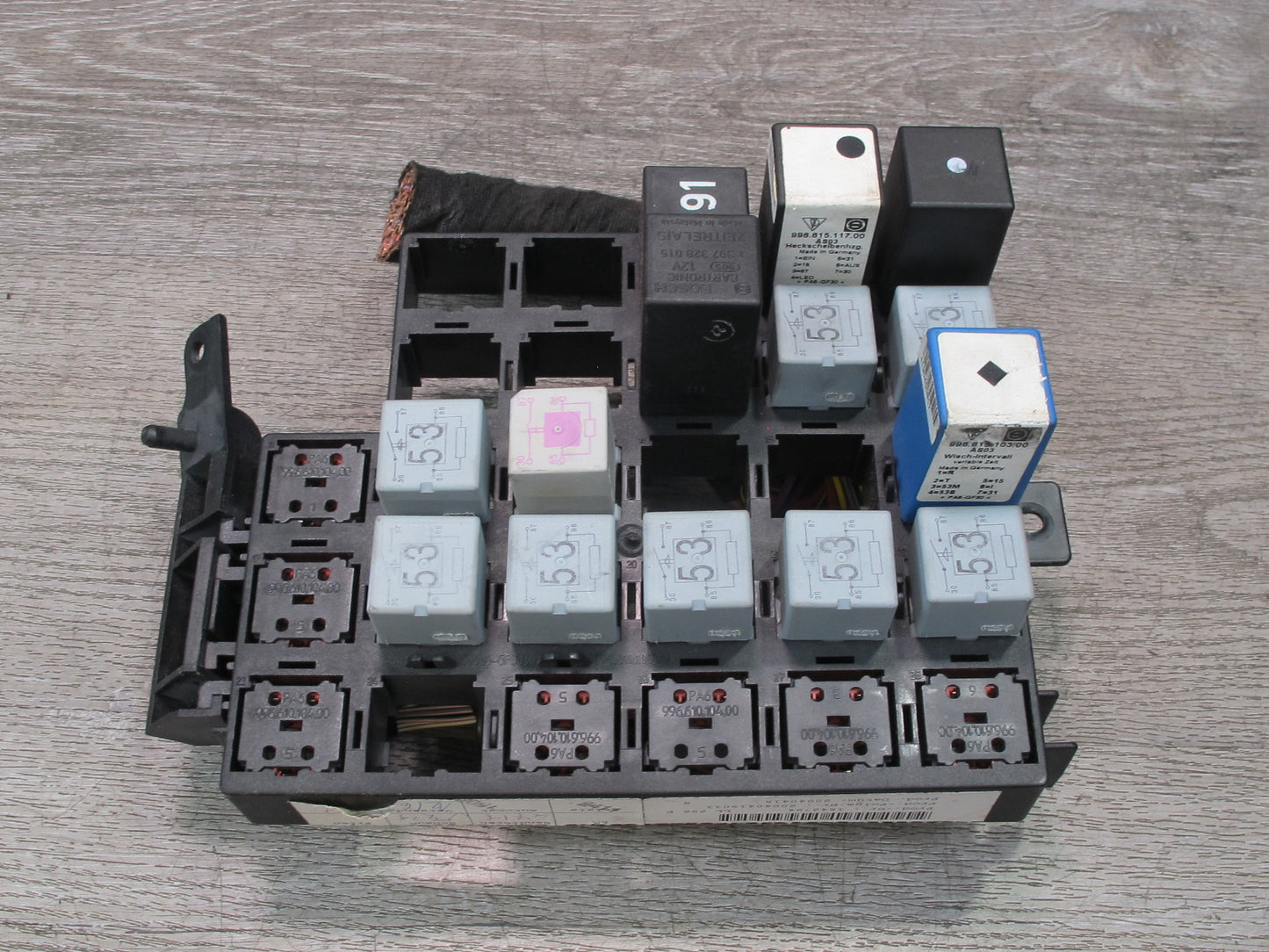 2002-2005 Porsche 911 Carrera 996 Junction Fuse Relay Box Module Unit