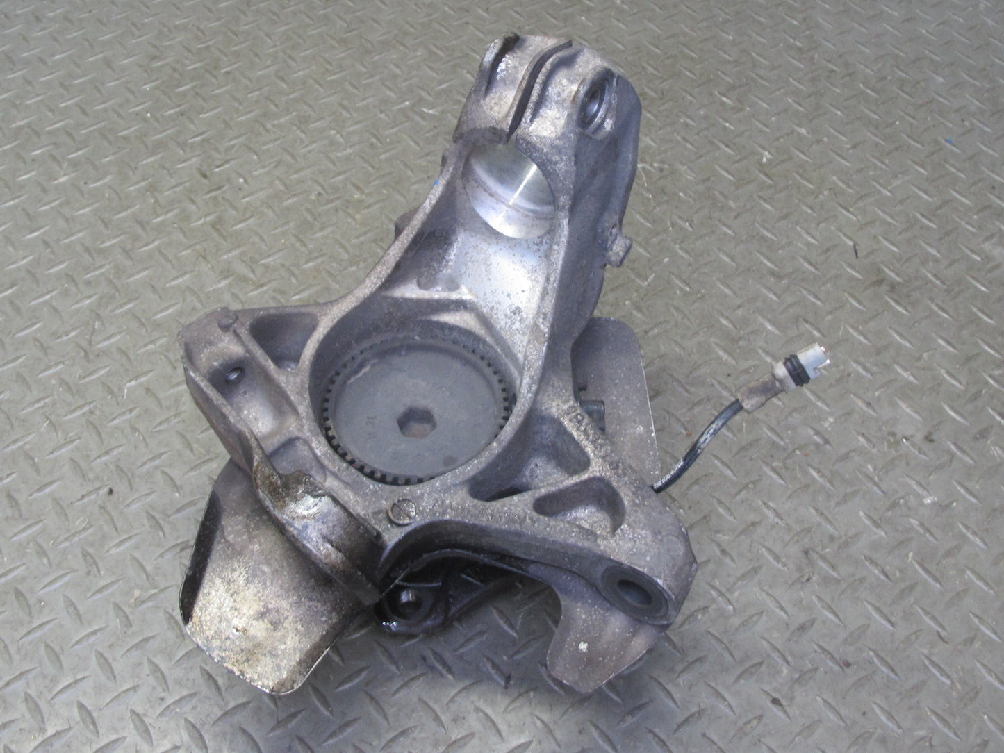 1999-2005 Porsche 911 996 Front Left Side Spindle Knuckle Wheel Hub Bearing