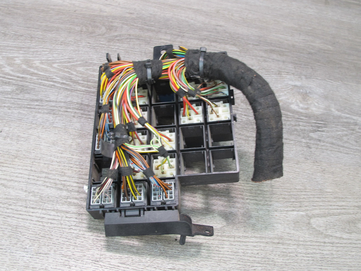 2002-2005 Porsche 911 Carrera 996 Junction Fuse Relay Box Module Unit