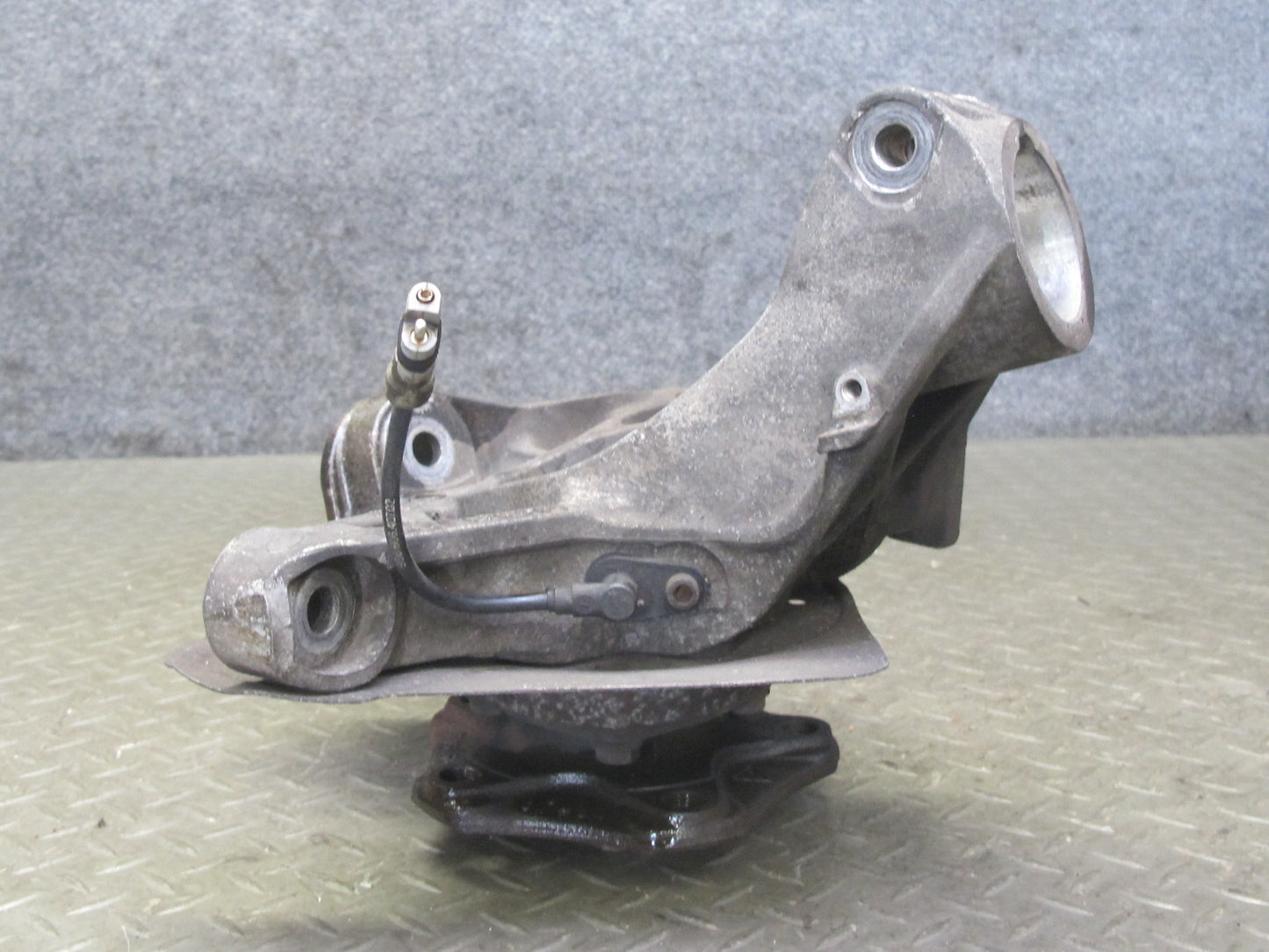 1999-2005 Porsche 911 996 Front Left Side Spindle Knuckle Wheel Hub Bearing
