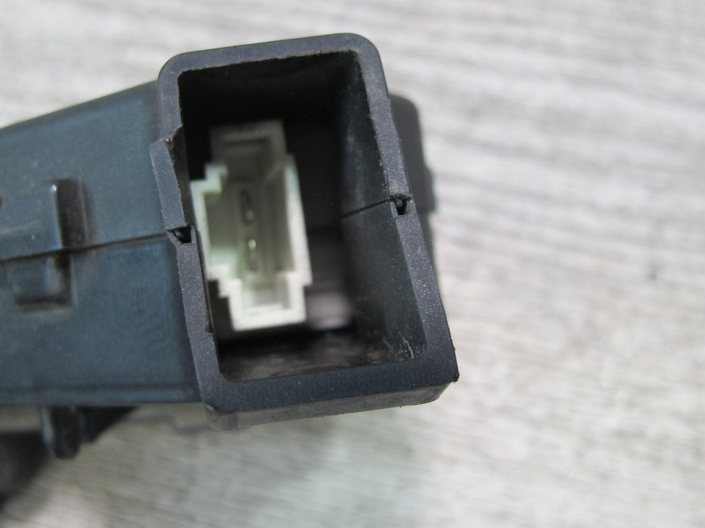 2002-2005 Porsche 911 Carrera 996 Rear Lock Latch Motor Release Actuator
